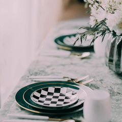 8 In. Green Classic Design Plates | 10 Count