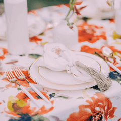 8 In. Classic Ivory Design Plastic Plates | 120 Count