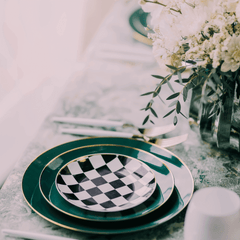 8 In. Green Classic Design Plates | 10 Count