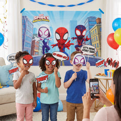 Marvel Spidey and His Amazing Friends Scene Setter Kit with Photo Booth Props