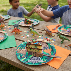 Jurassic World 9" Round Paper Plates