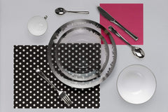 8 In. Silver Scratched Design Plastic Plates | 10 Count