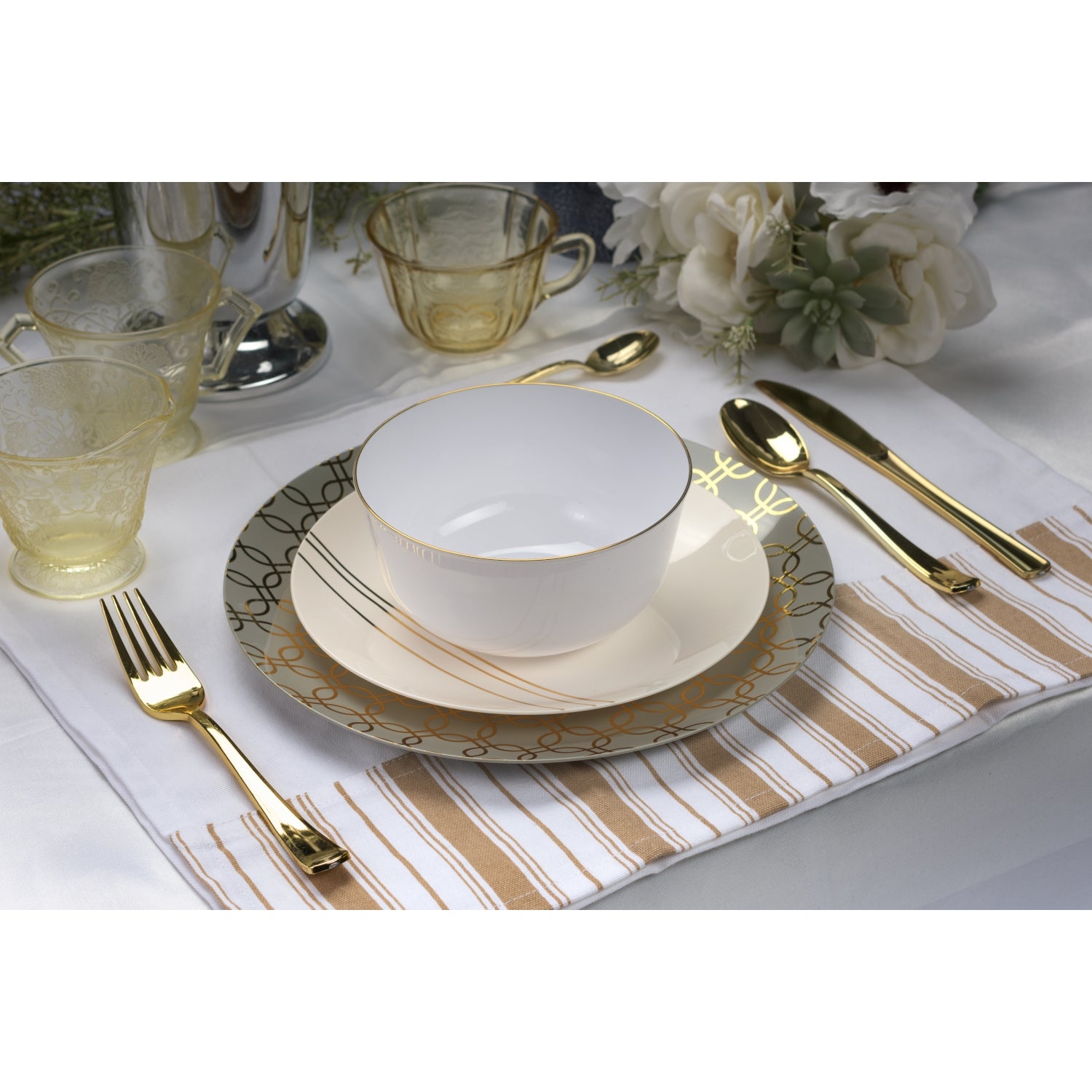 8 In. Motif Design Plastic Plates | 10 Count