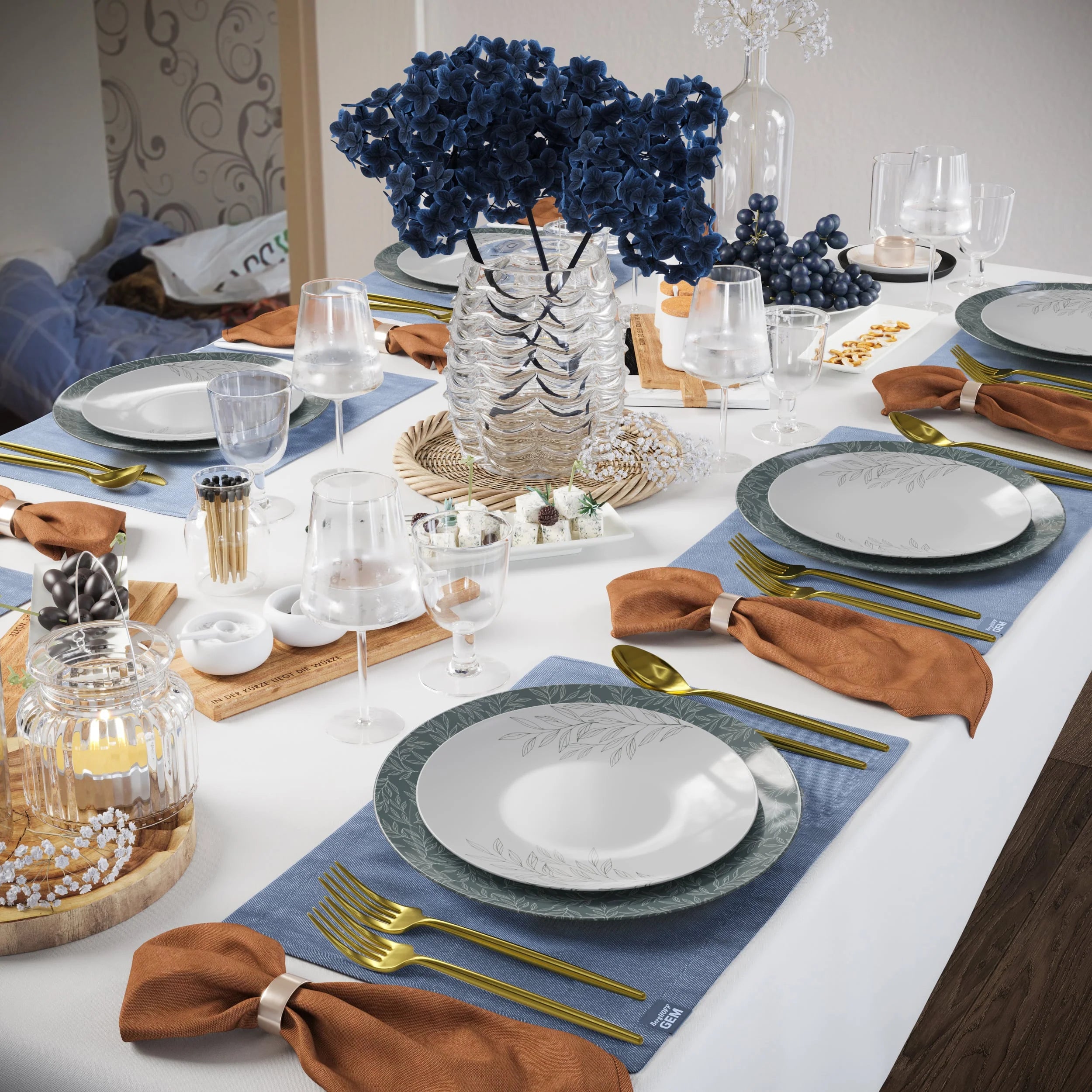 8" Aleh Design Plastic Plates (10)