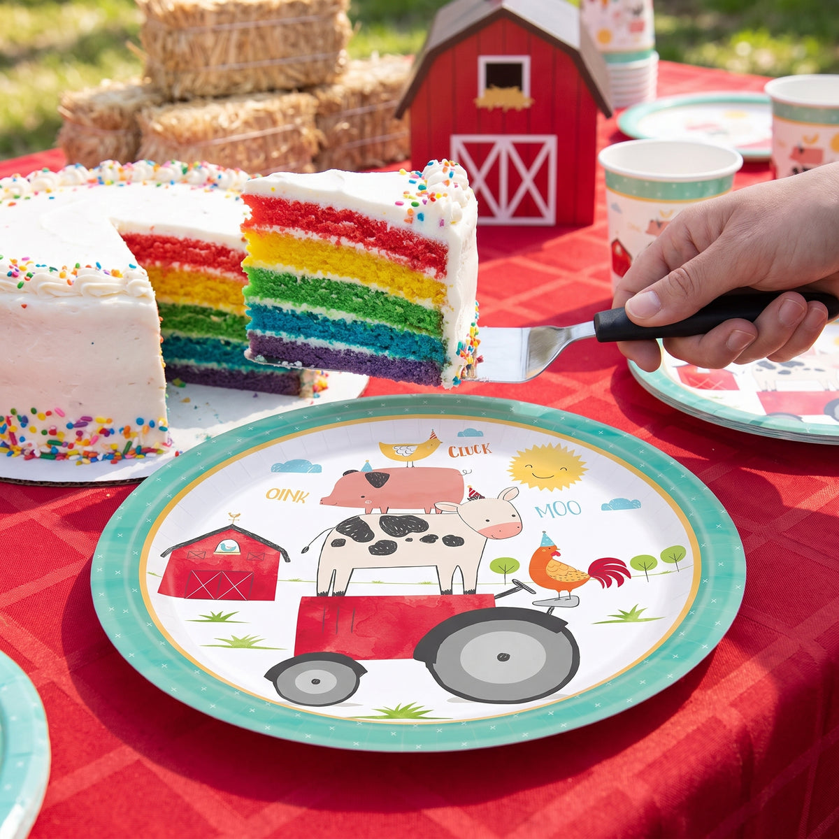 Friendly Farm Barnyard Paper Plates - 18 Pack