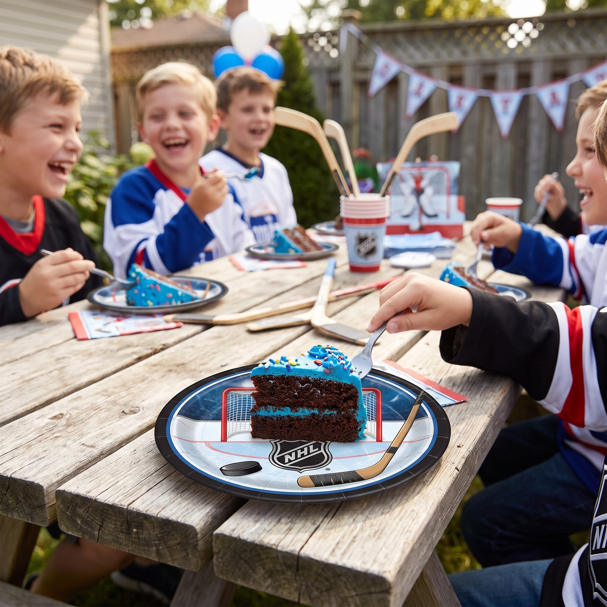 NHL Ice Time 7" Round Paper Dessert Plates - 8 Pack