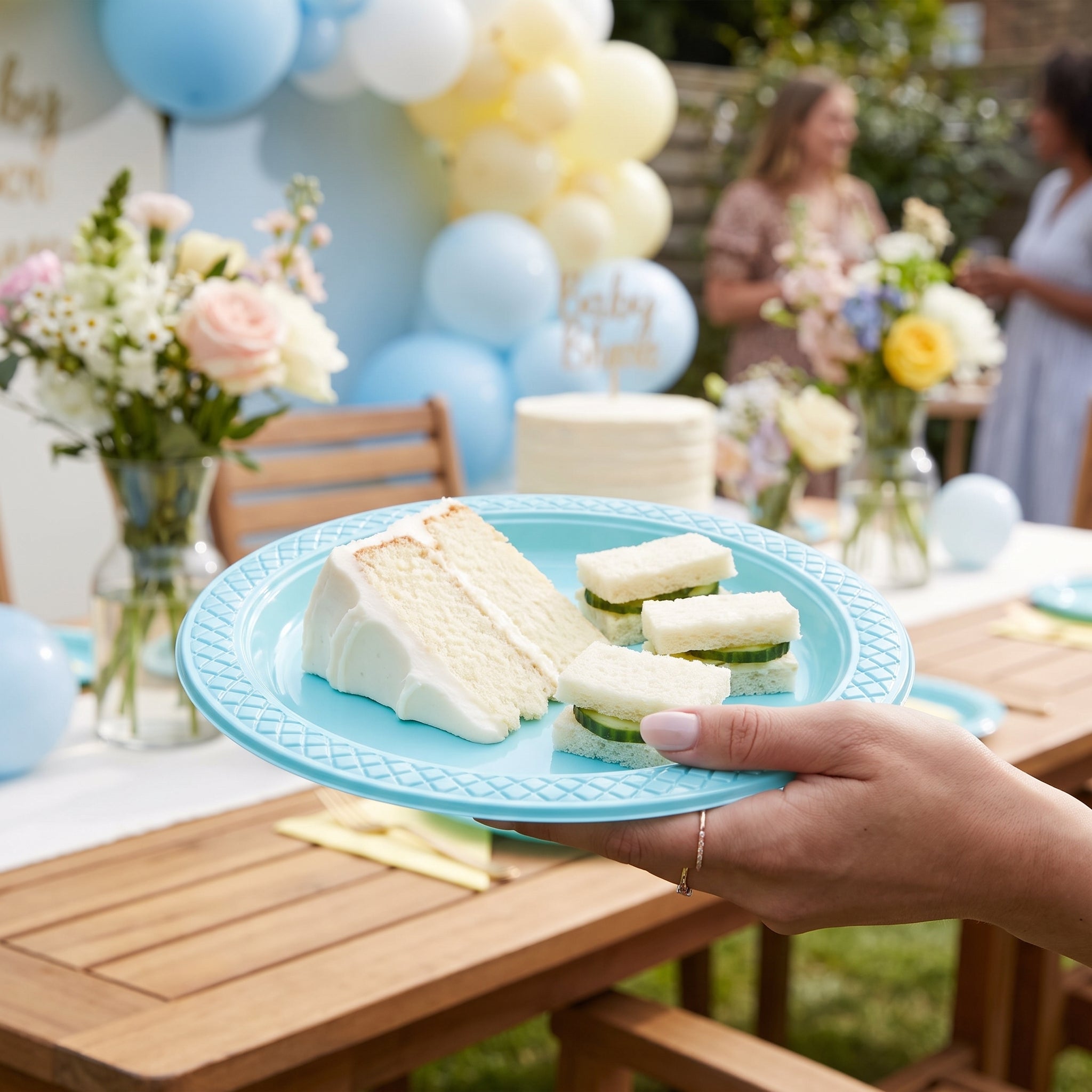 Robin's Egg Blue 9" Round Plastic Plates