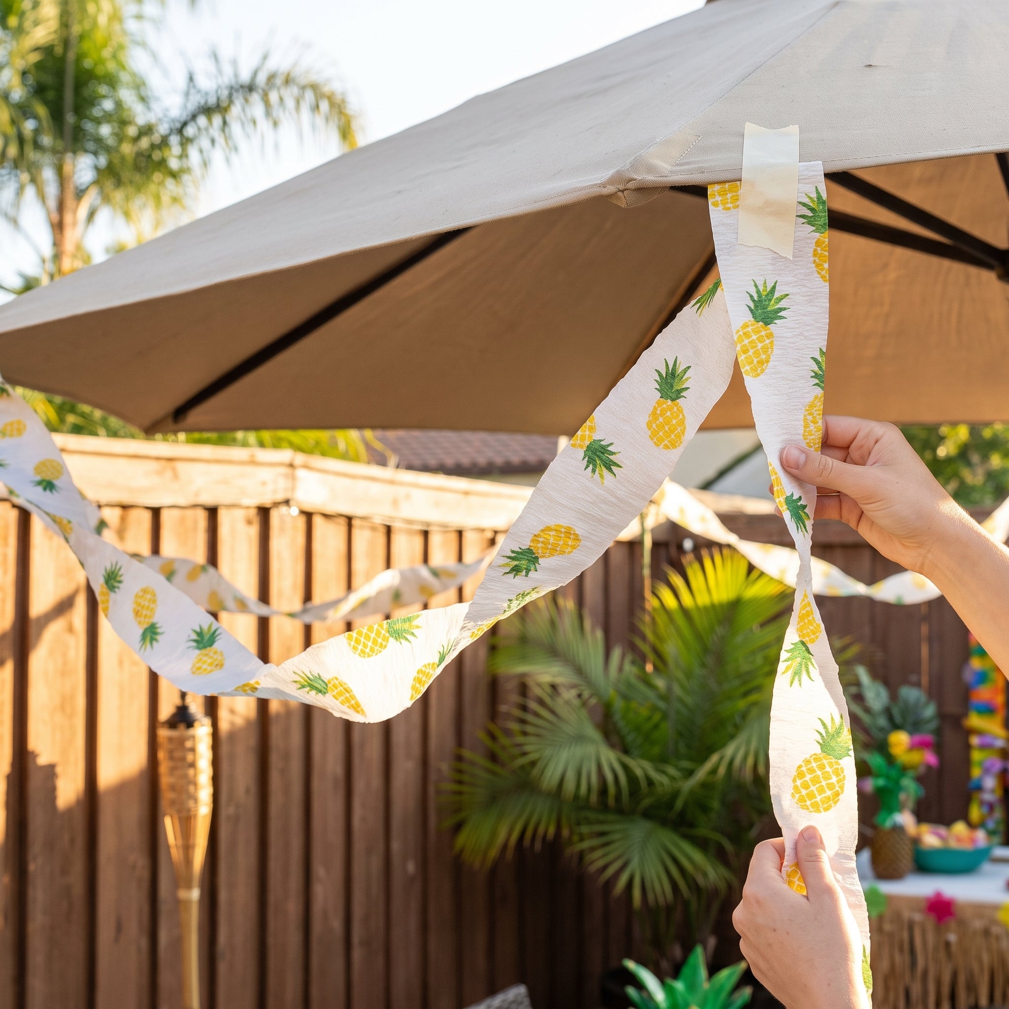Pineapple Paradise Crepe Streamer
