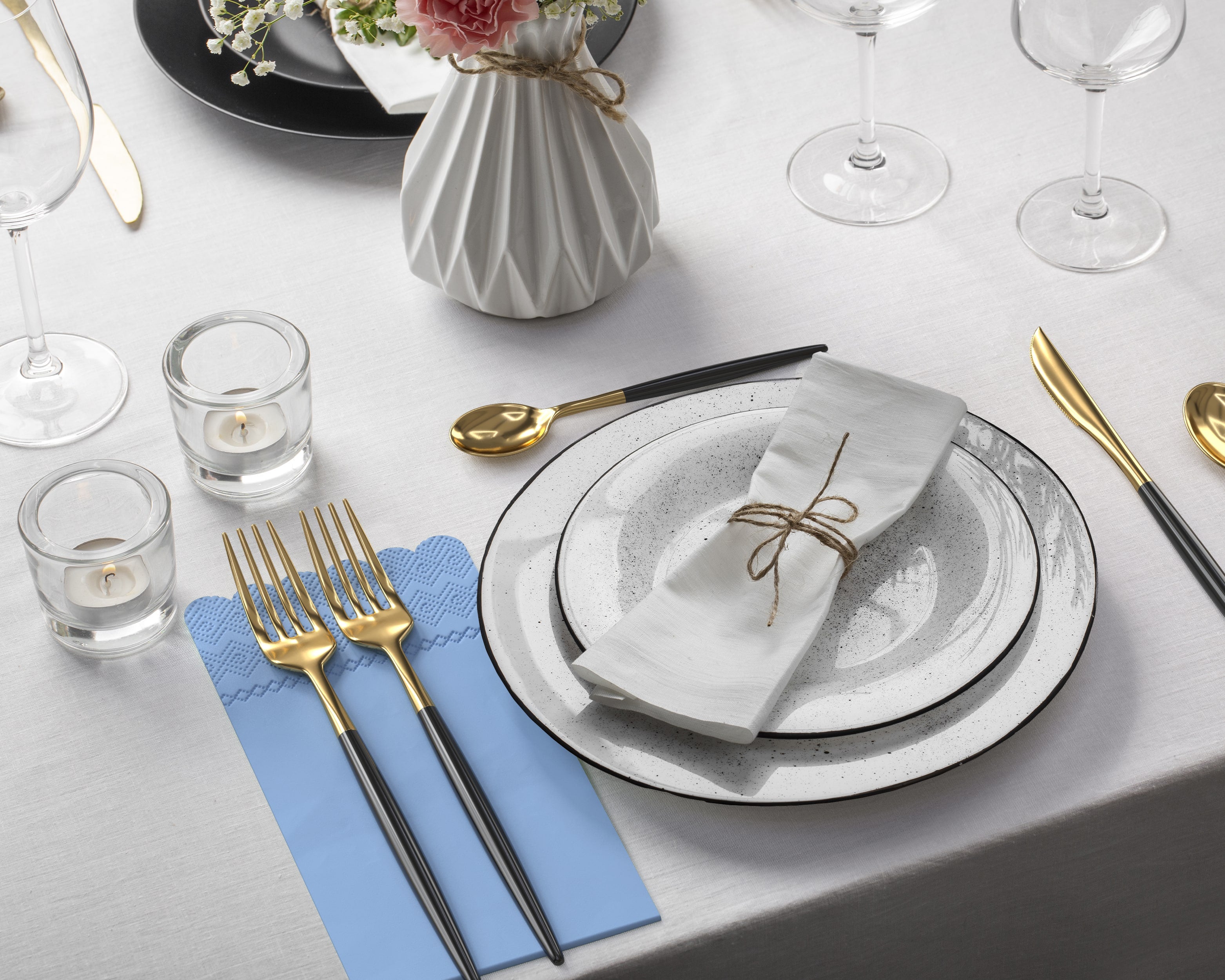 3 Ply Sky Blue Scalloped Napkins - 20 Ct.
