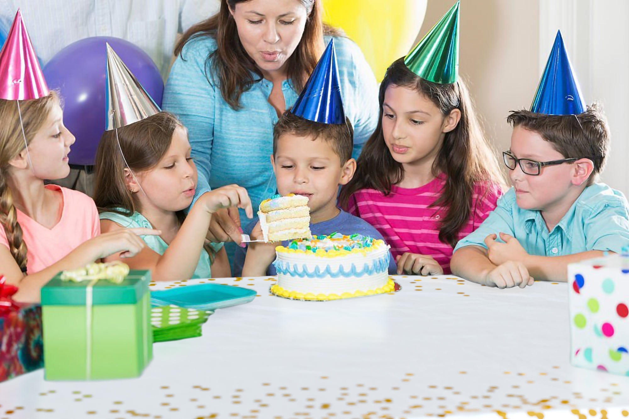 Celebrate Printed Plastic Table Cover White/Gold | Case of 48